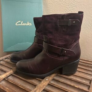 Clarks Women's Dark Burgundy Suede Heeled Boots 9.5!